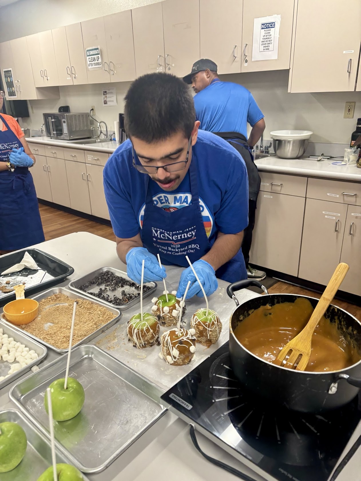 baking caramel apples